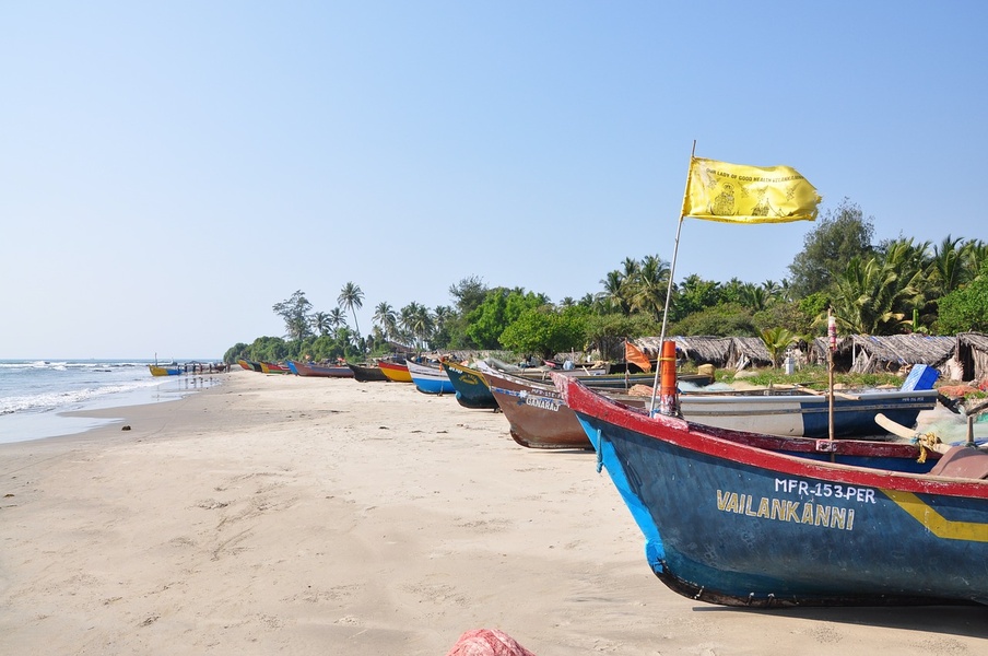 Skiing in Kashmir + beaches in Goa